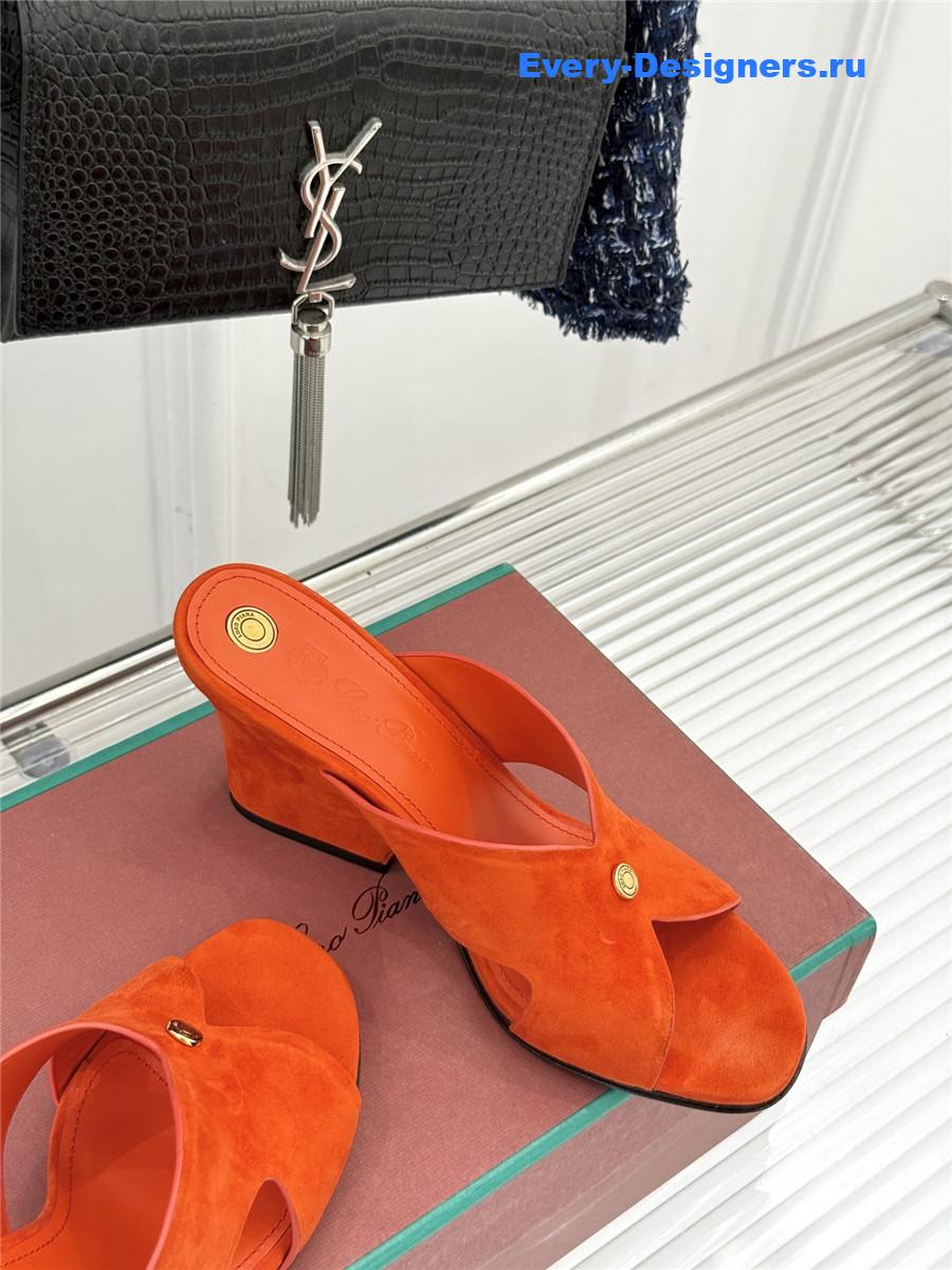 L0r0 P1ana orange suede vera sandals