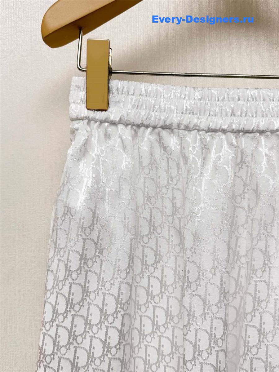 Gvc*1 gg silk shorts in white