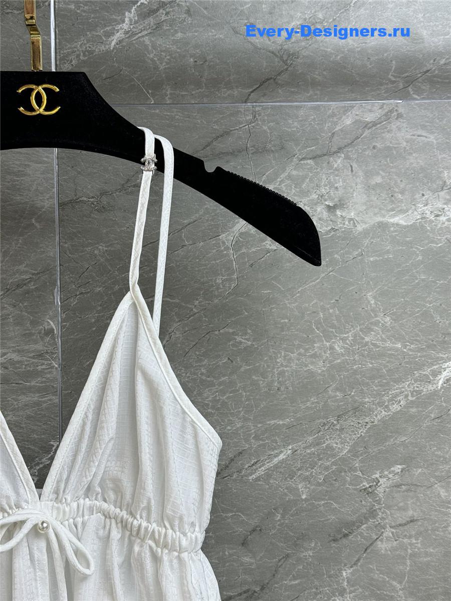 Ch**el white v-neck bow camisole