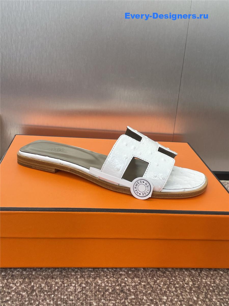 H**me5 white ostrich oran sandals