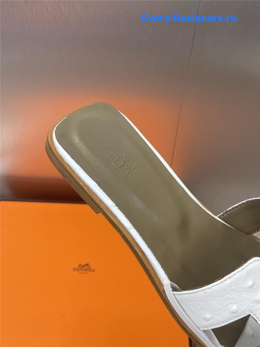 H**me5 white ostrich oran sandals