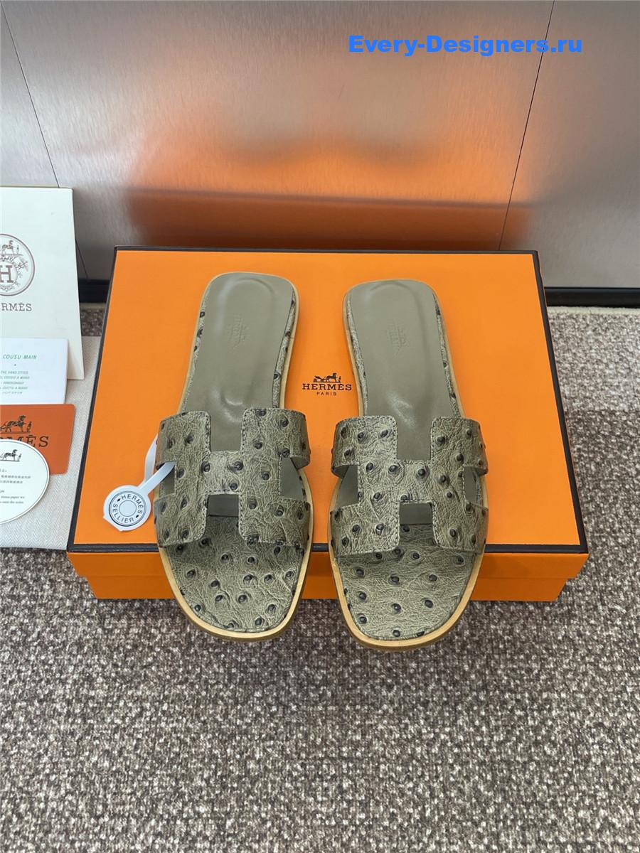 H**me5 grey ostrich oran sandals