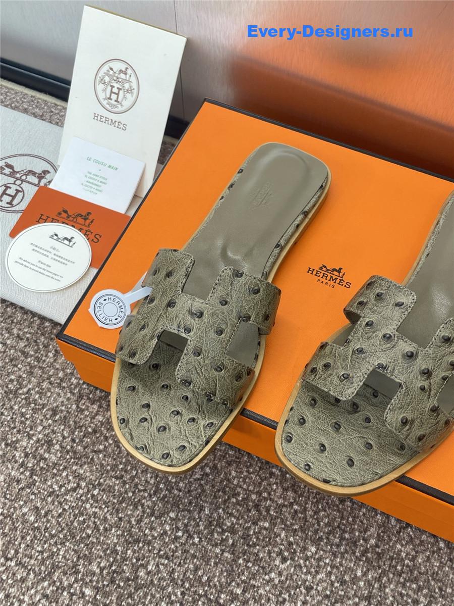 H**me5 grey ostrich oran sandals