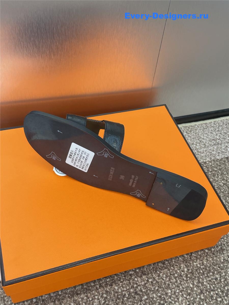 H**me5 black ostrich oran sandals