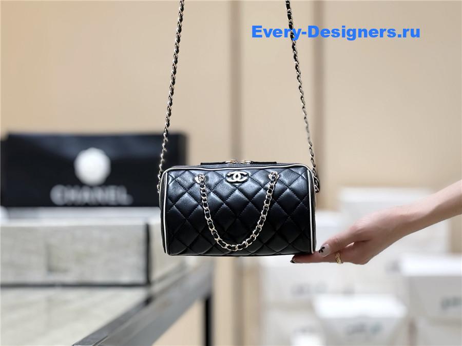 Ch**el black matelasse clutch