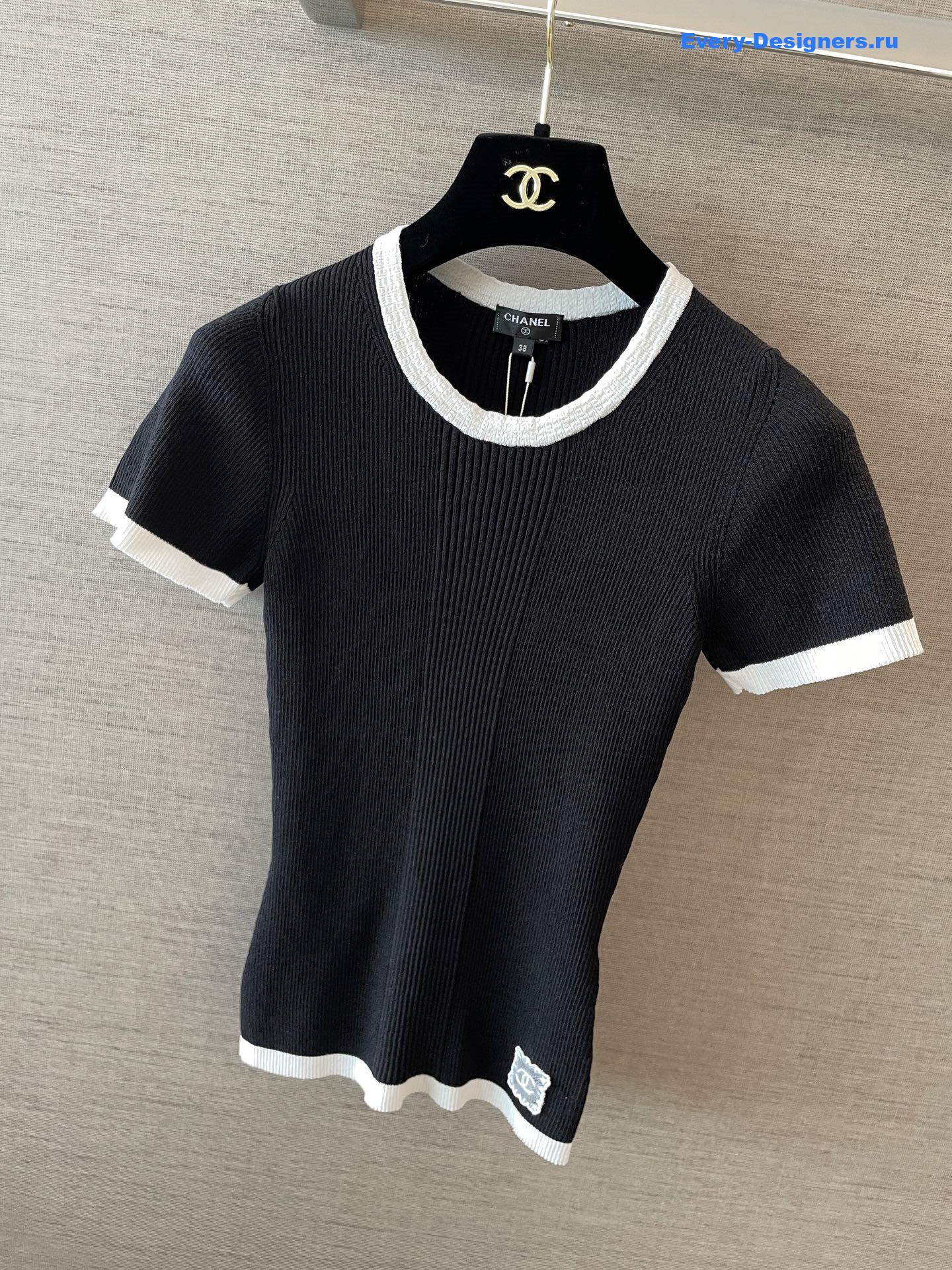 Ch**el black embroidered t-shirt