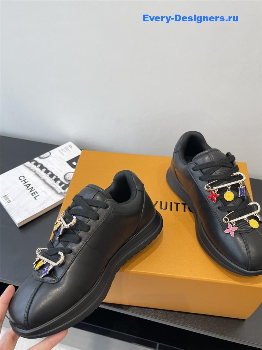 l0vis Vvtt0n buttersoft black sneakers