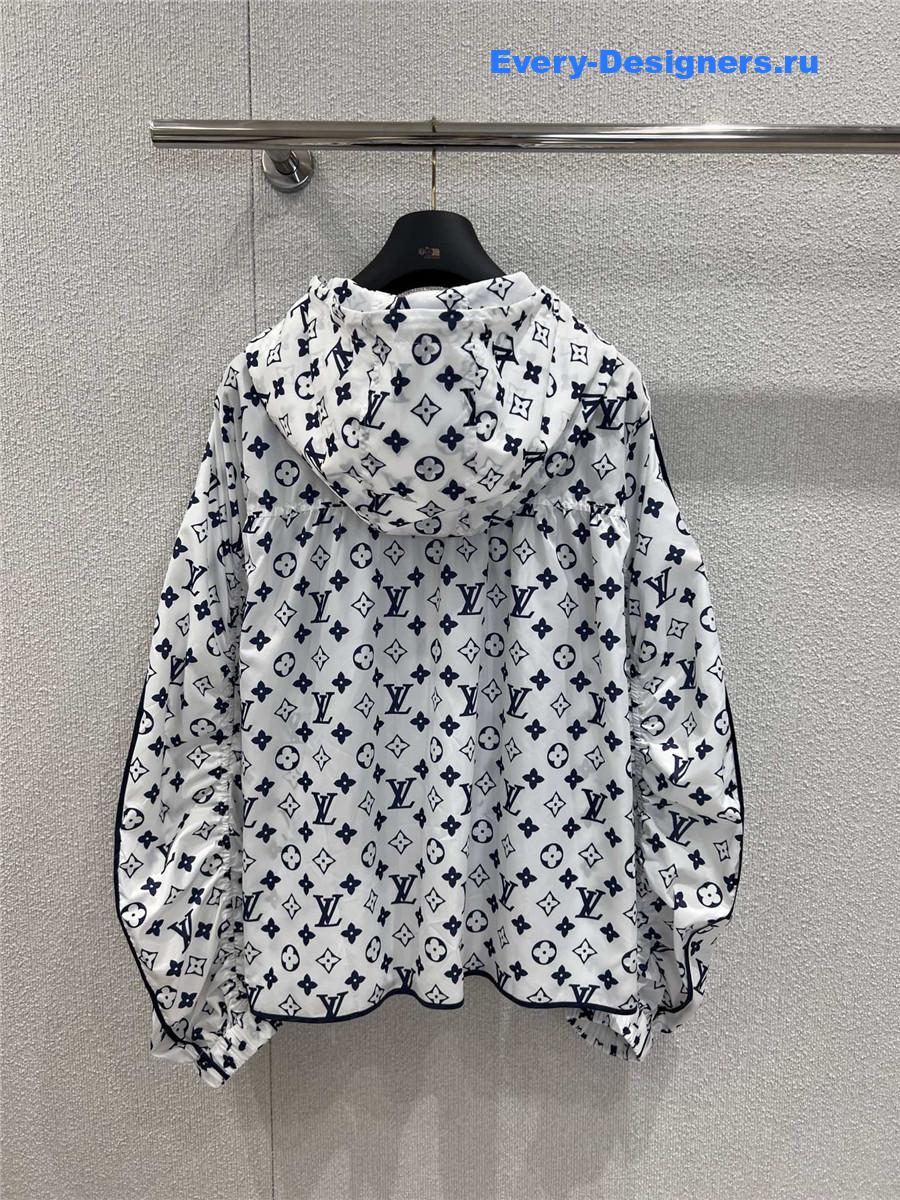 l0vis Vvtt0n monogram parka in white