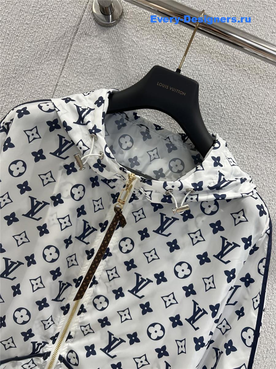 l0vis Vvtt0n monogram parka in white