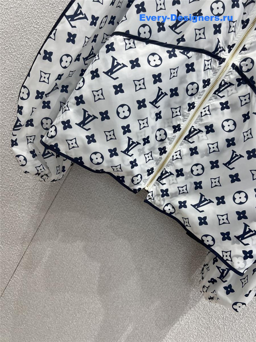 l0vis Vvtt0n monogram parka in white