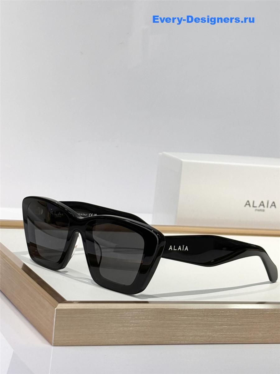 ALAIA AA0070S Black Sunglasses