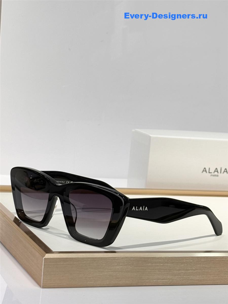 ALAIA AA0070S Black Sunglasses