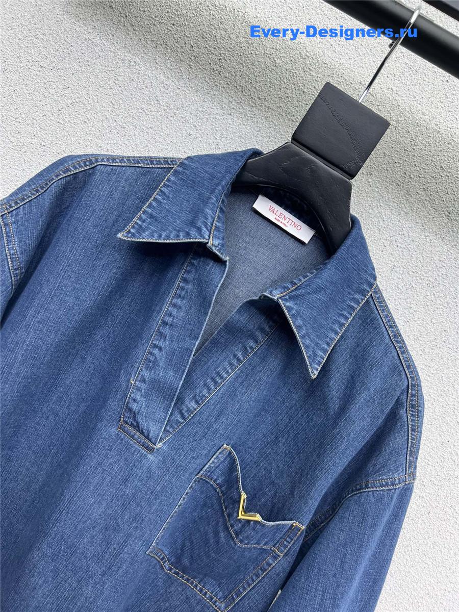 Va1e*ntin0 blue denim suit