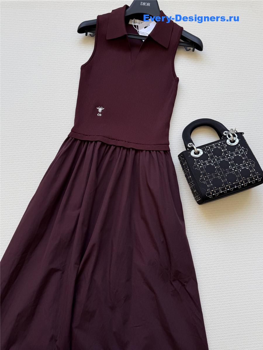 D10r sleeveless pleated burgundy mini dress