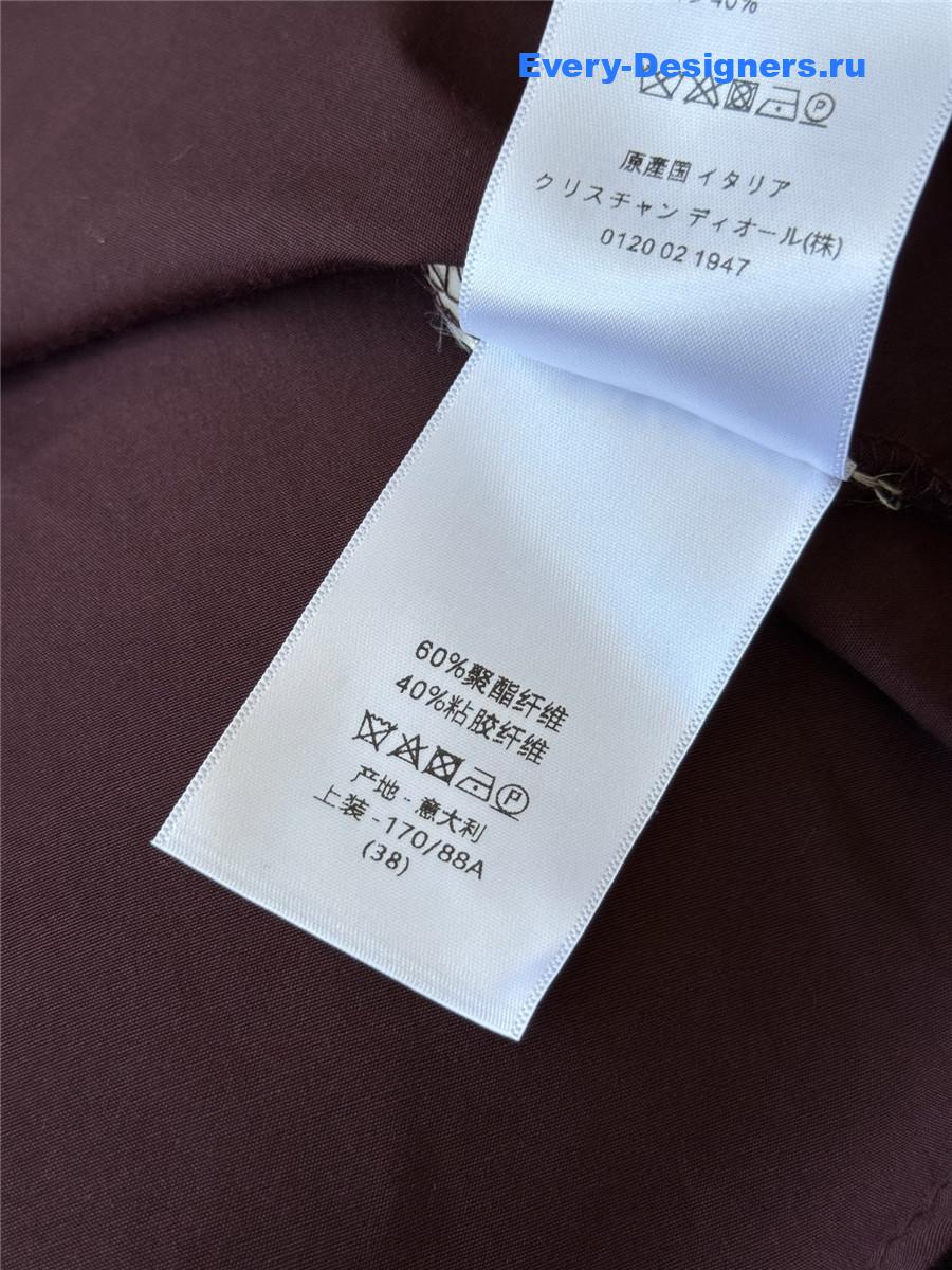 D10r sleeveless pleated burgundy mini dress