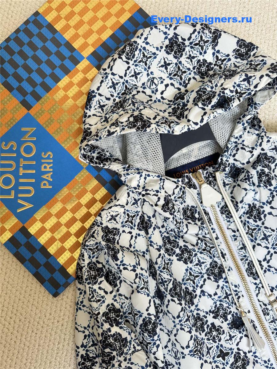 l0vis Vvtt0n monogram hooded parka