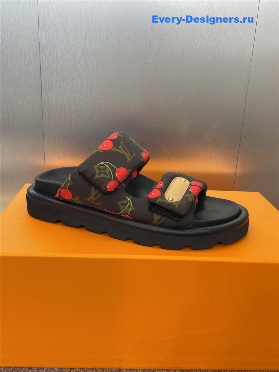 l0vis Vvtt0n black lv embossed sandals