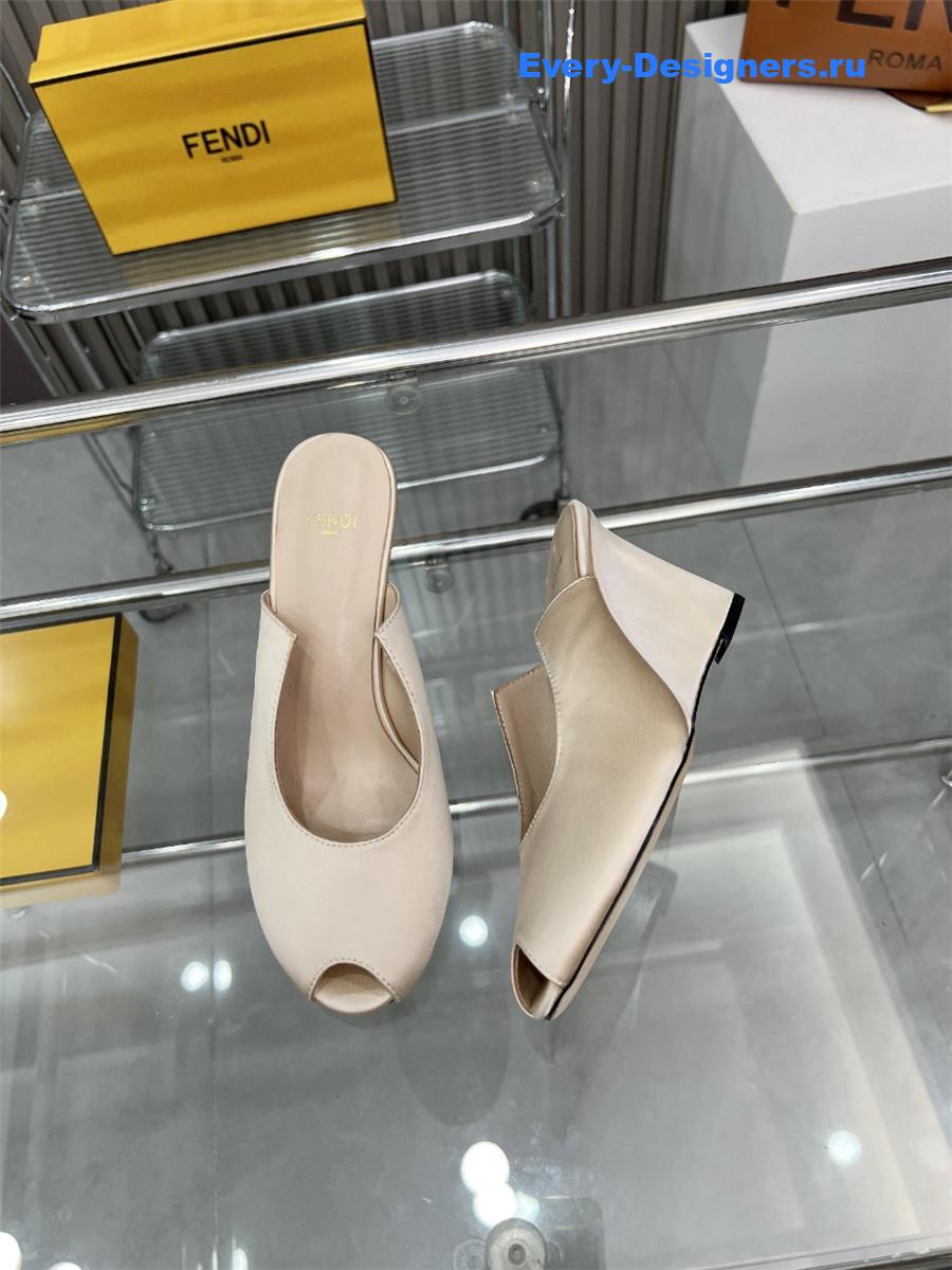 F**di lupita beige leather wedge mules