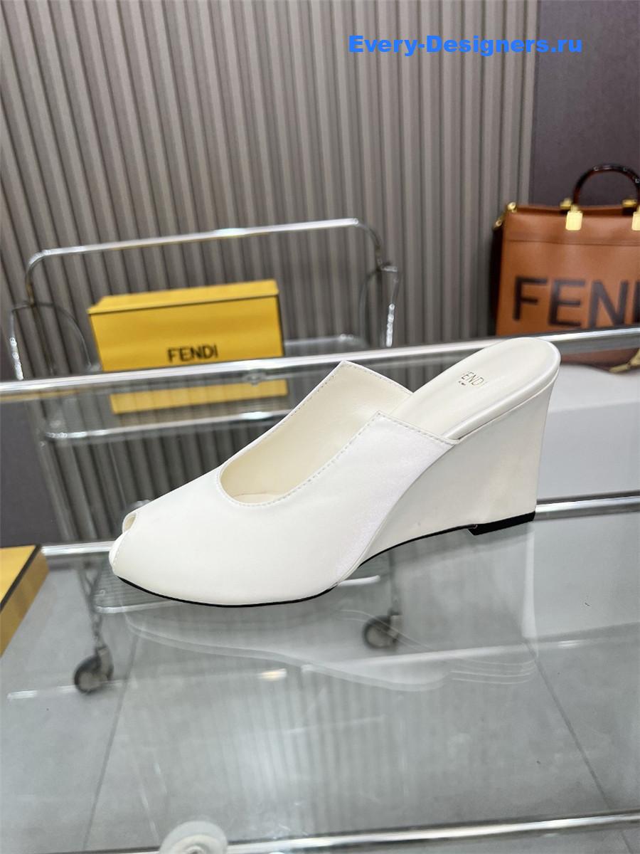 F**di lupita white leather wedge mules