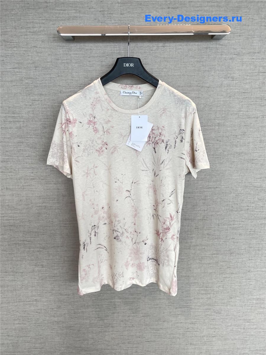 D10r flower spike t-shirt