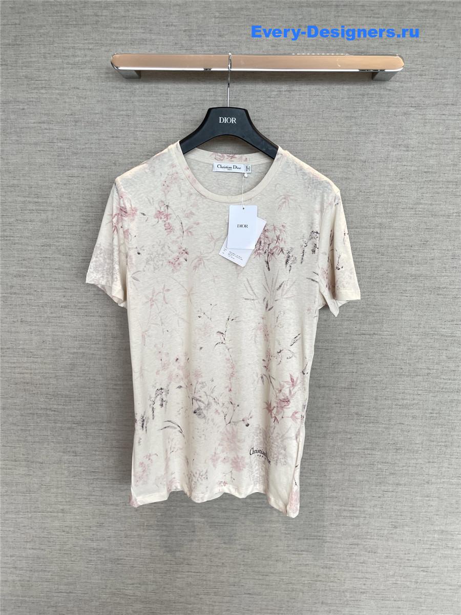 D10r flower spike t-shirt