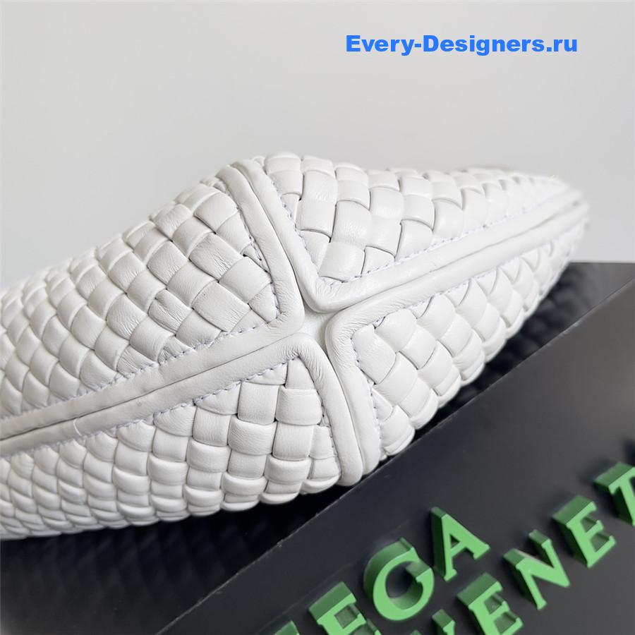 b0tt*ga Ven*ta white pipe bag