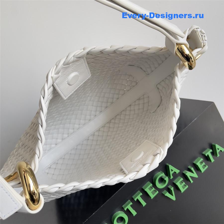 b0tt*ga Ven*ta white pipe bag