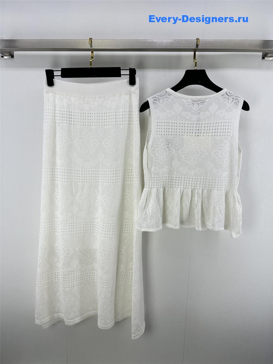 L0ew* cardigan skirt suit