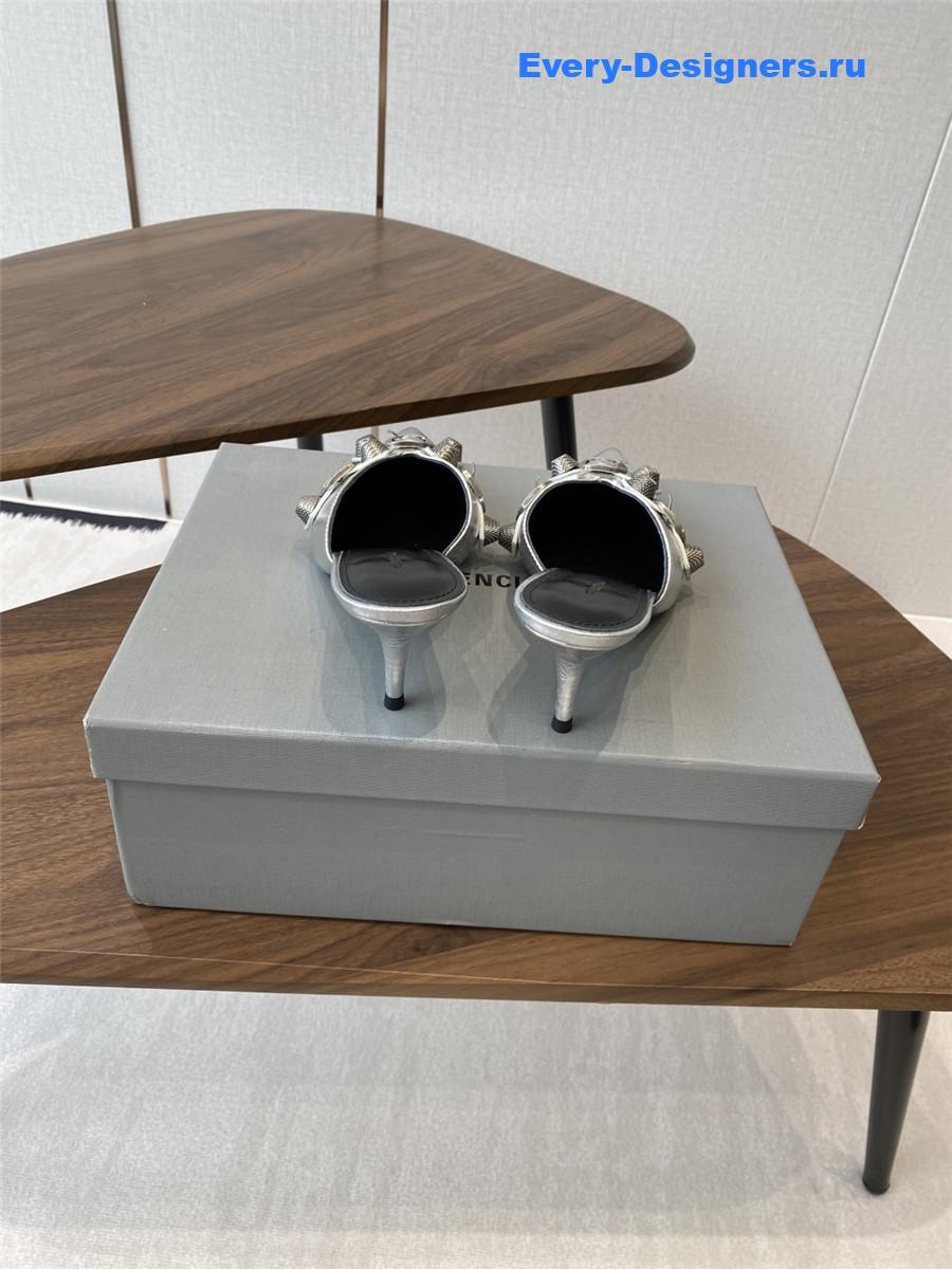 Ba1en*iaga cagole silver pumps