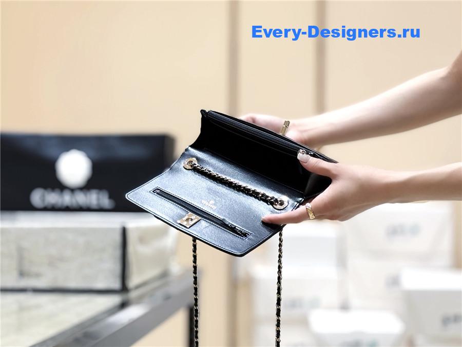 Ch**el strass wallet with chain