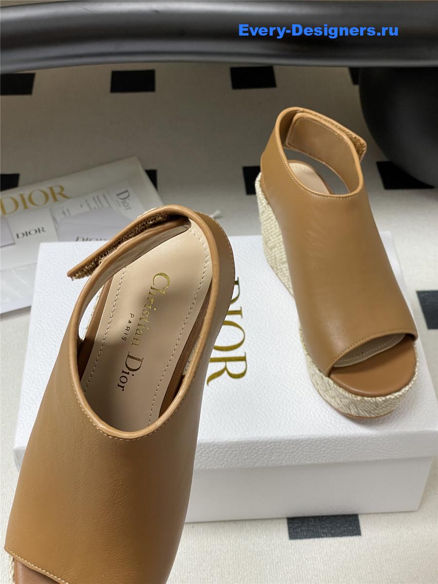 D10r attitude brown wedge sandals