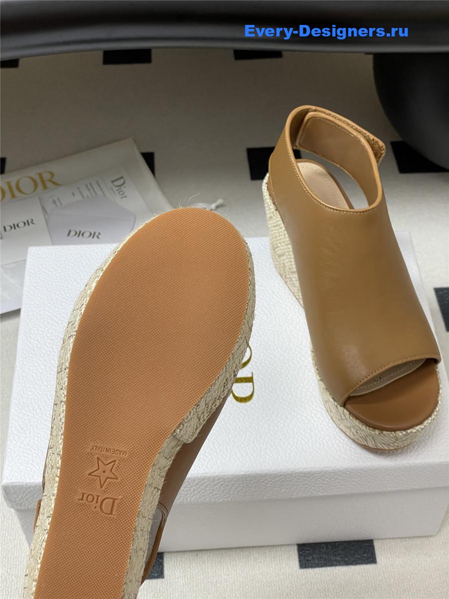 D10r attitude brown wedge sandals