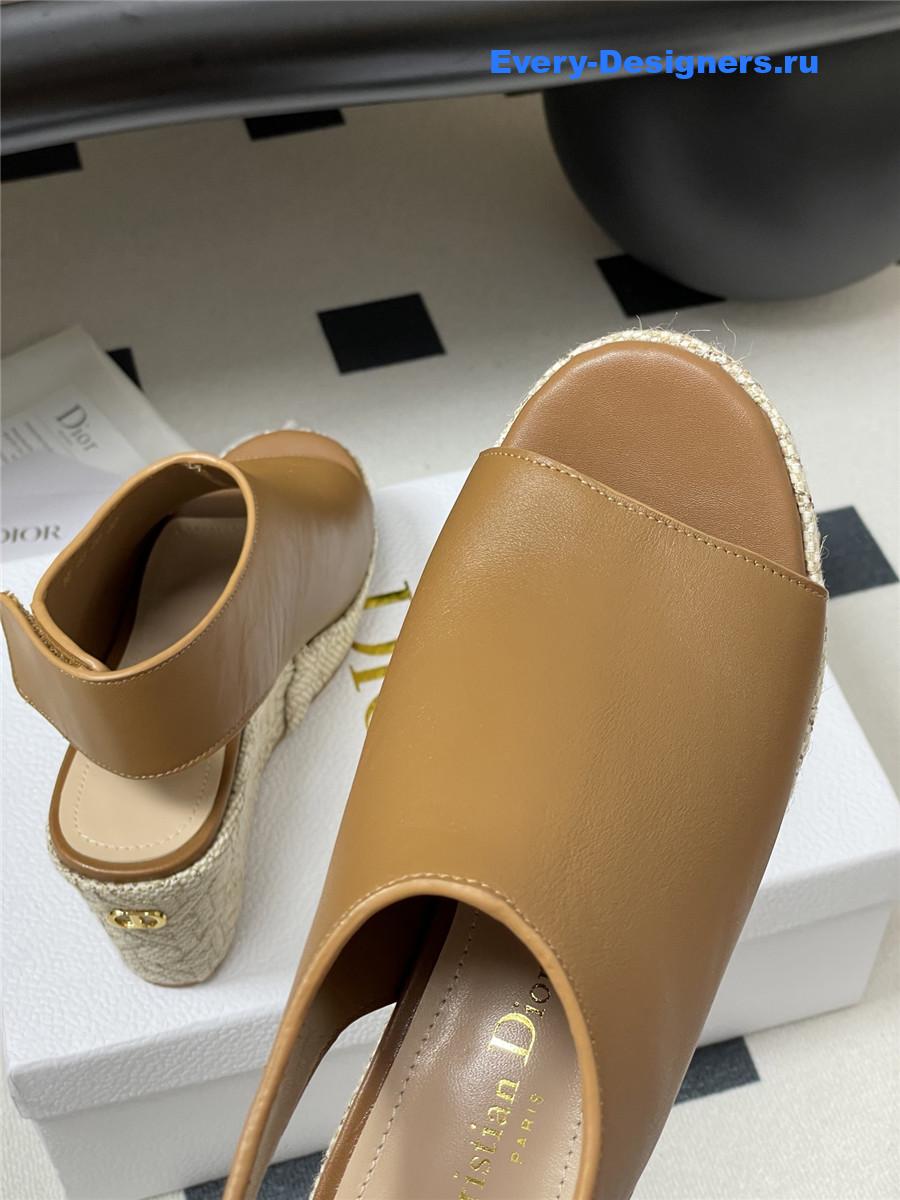 D10r attitude brown wedge sandals