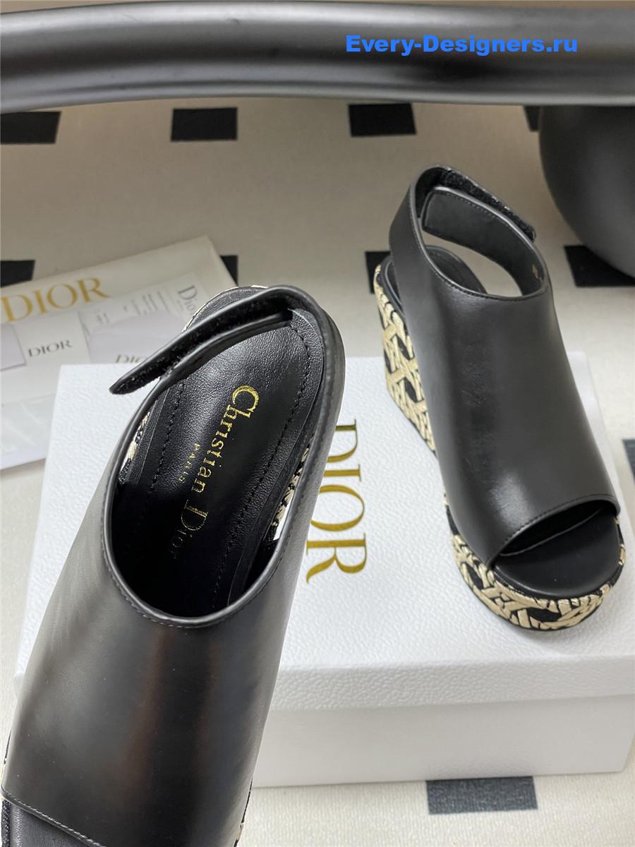 D10r attitude black wedge sandals