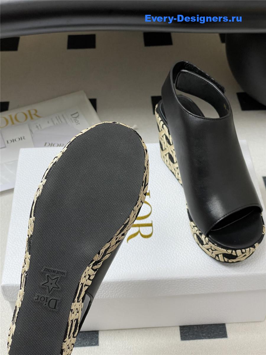 D10r attitude black wedge sandals