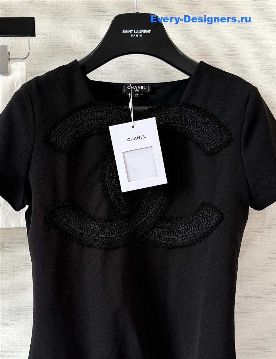 Ch**el cc logo black tee