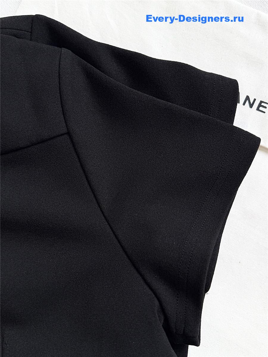 Ch**el cc logo black tee