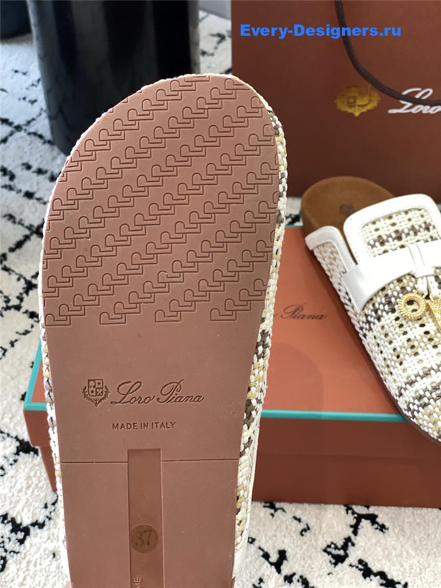 L0r0 P1ana white raffia mules