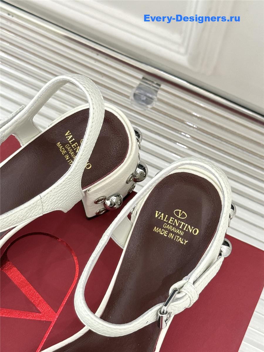 Va1e*ntin0 nellcôte grainy calfskin sandal