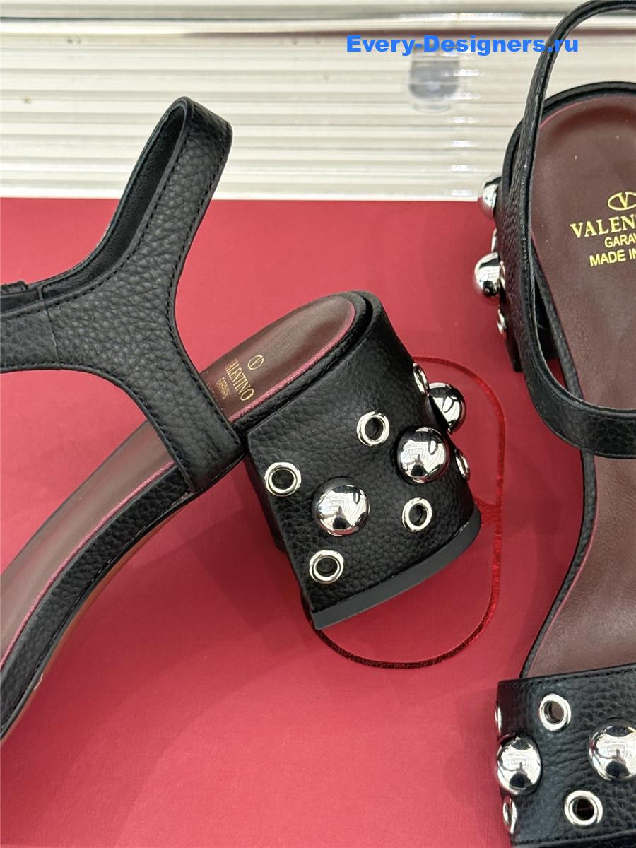 Va1e*ntin0 nellcôte black sandals