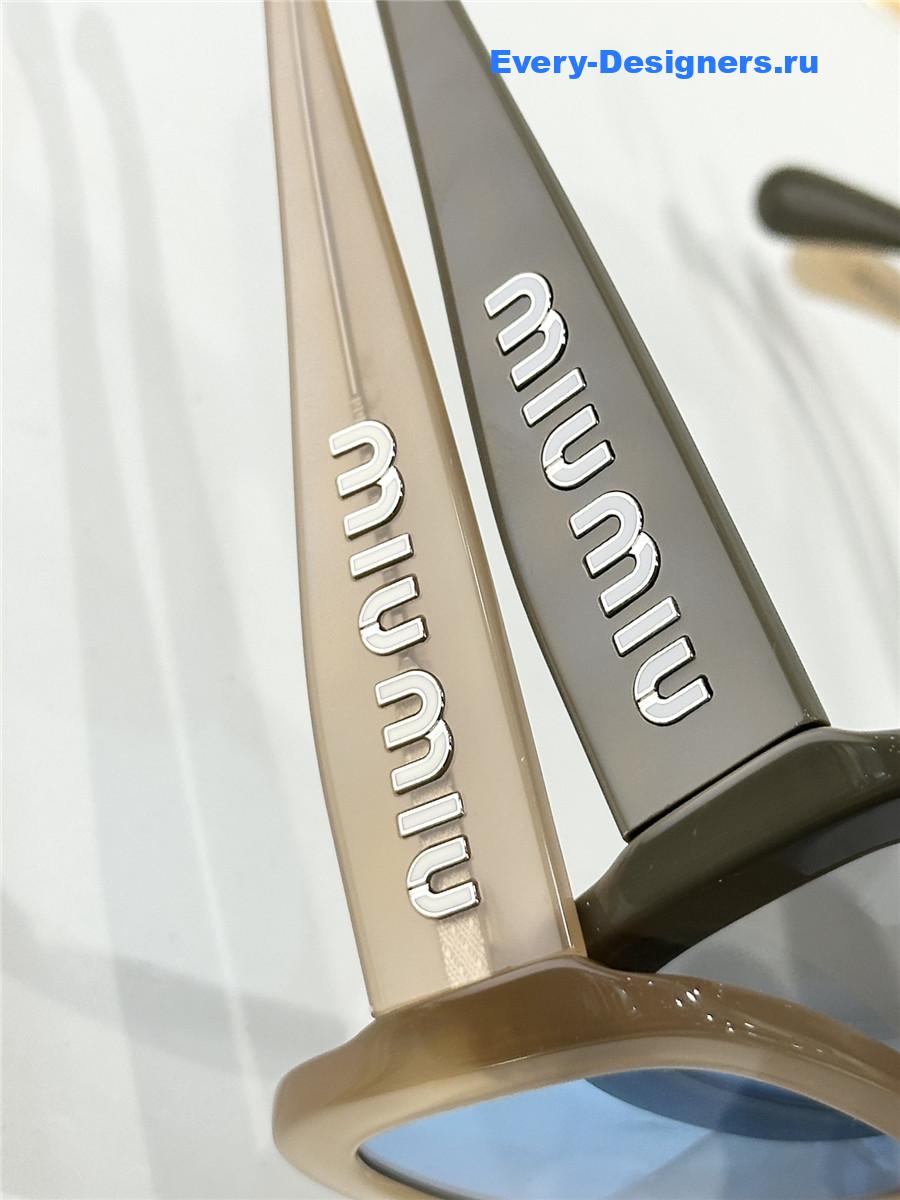 Miu Miu SMU 084Z Sunglasses