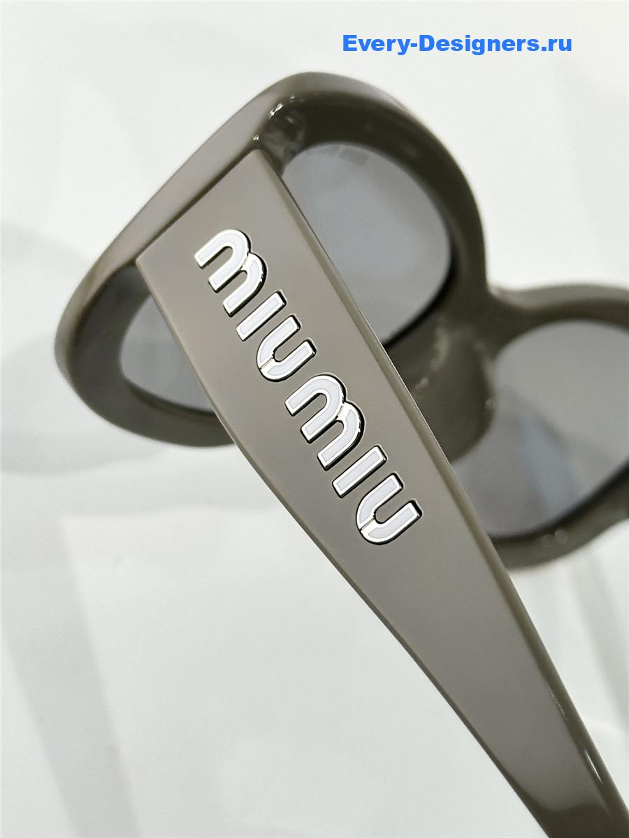 Miu Miu SMU 084Z Sunglasses