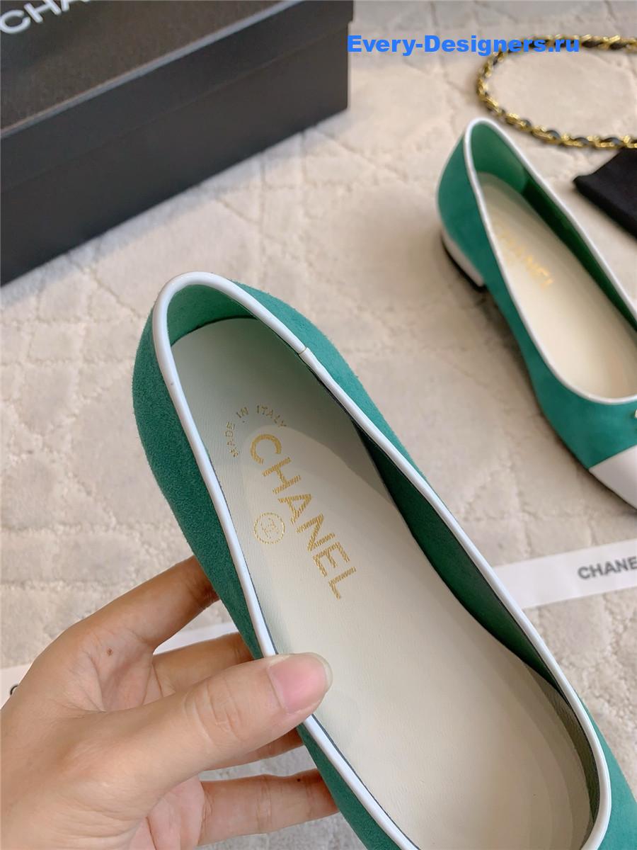 ch**el green D1am0nd buckle flats