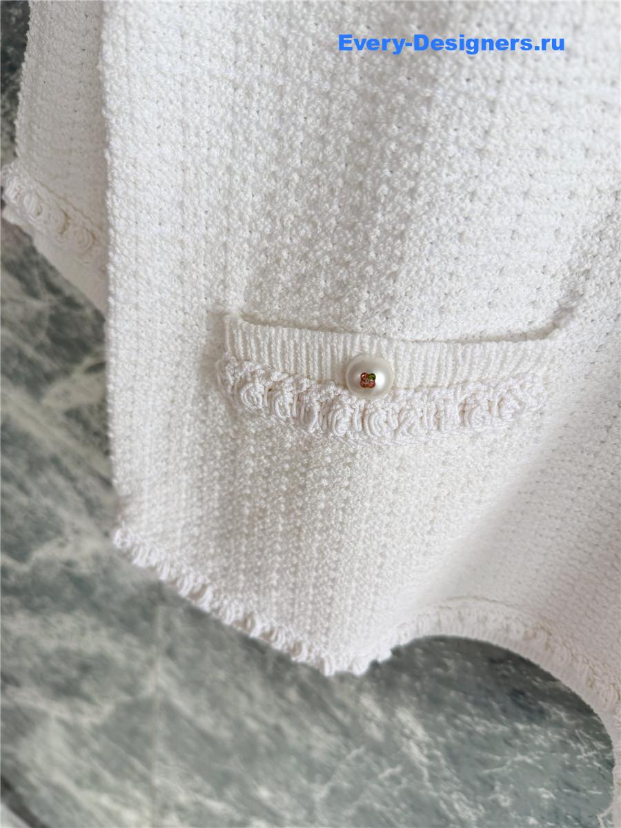 Ch**el white crewneck knit long sleeve