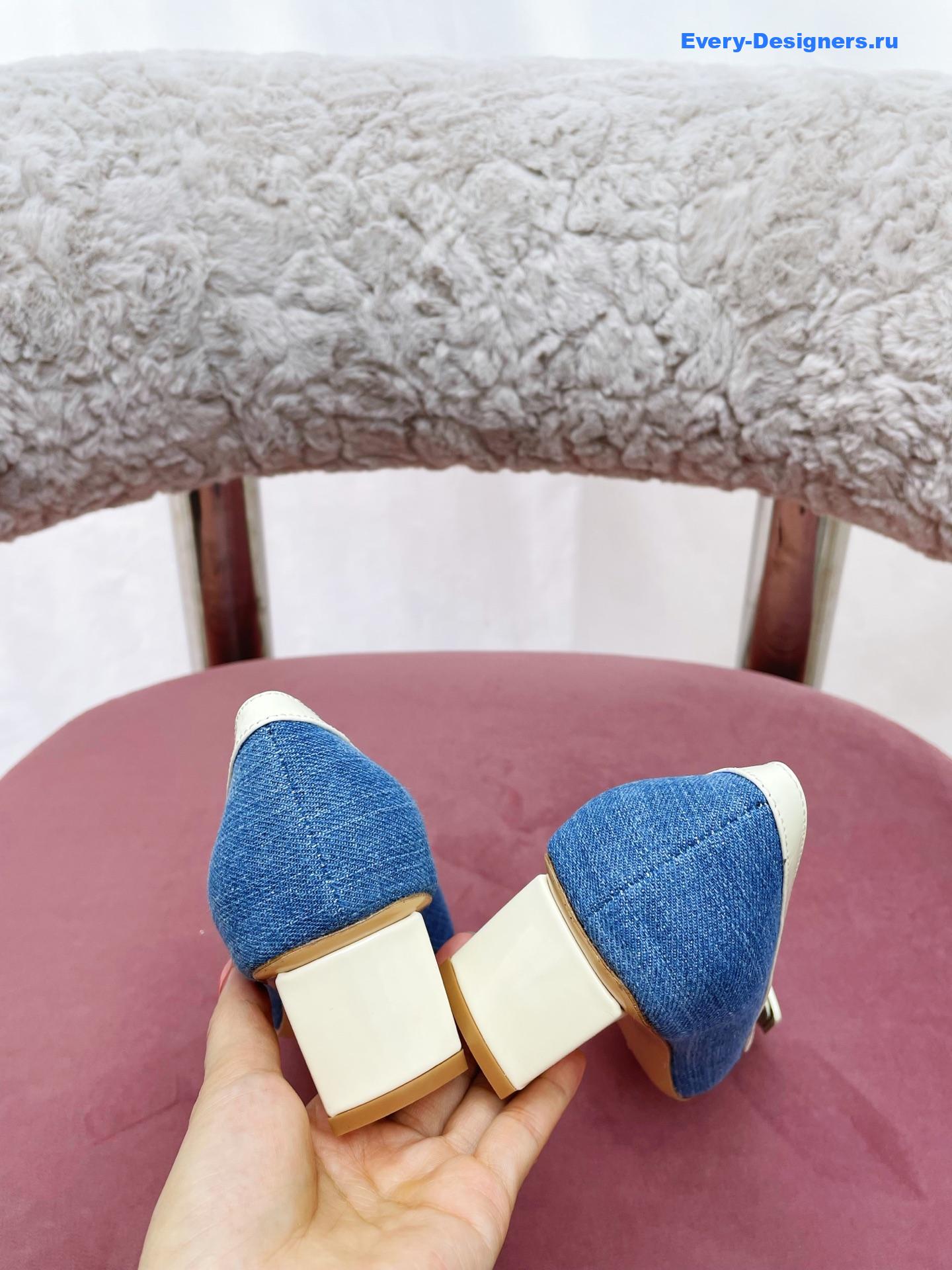Roger Vivier Denim Pumps
