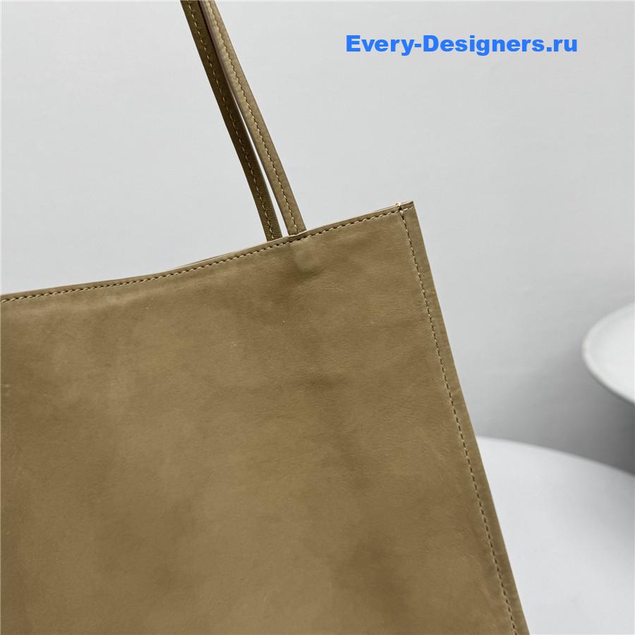 The R0w yellow small to go tote
