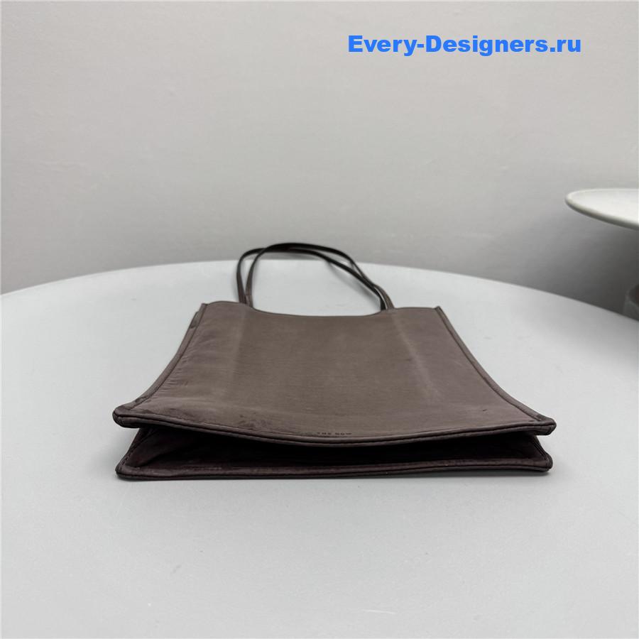 The R0w brown small to go tote