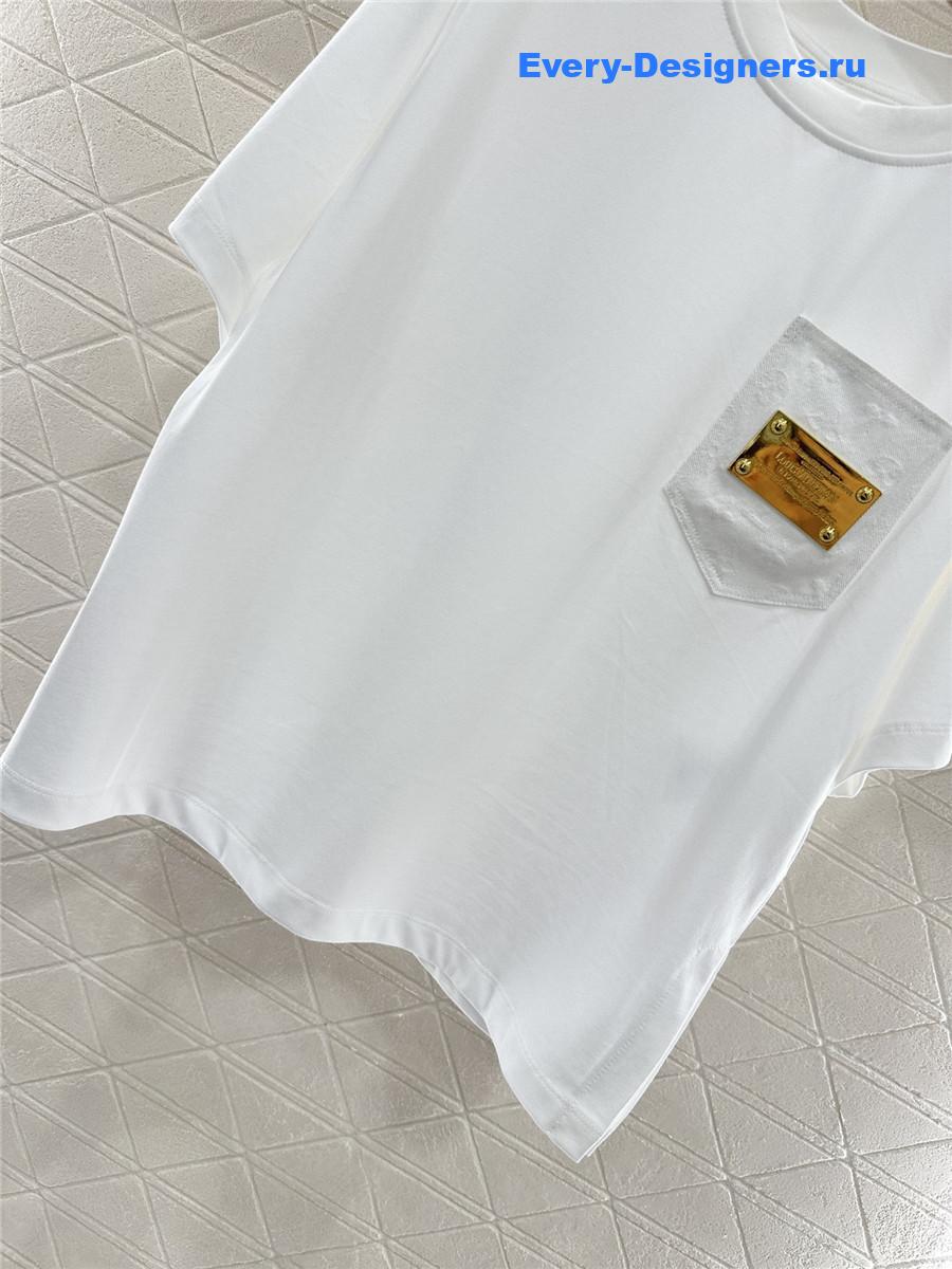 l0vis Vvtt0n white pocket crop tee