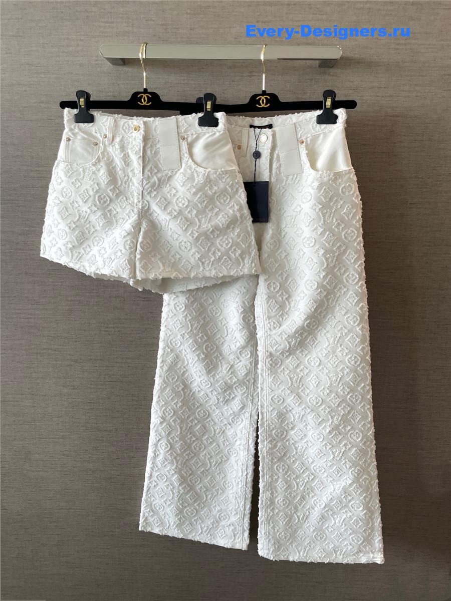 l0vis Vvtt0n monogram white denim shorts