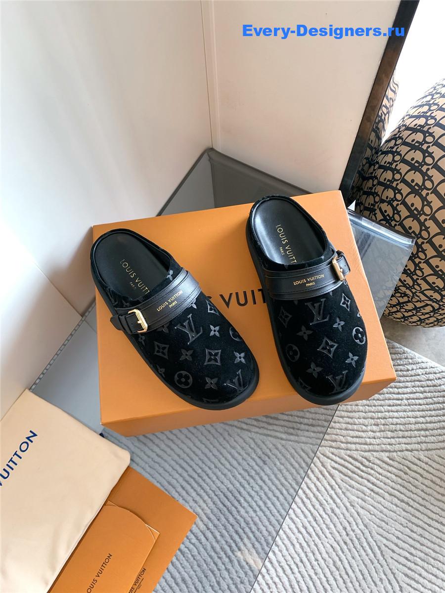 l0vis Vvtt0n black lv to-go clogs